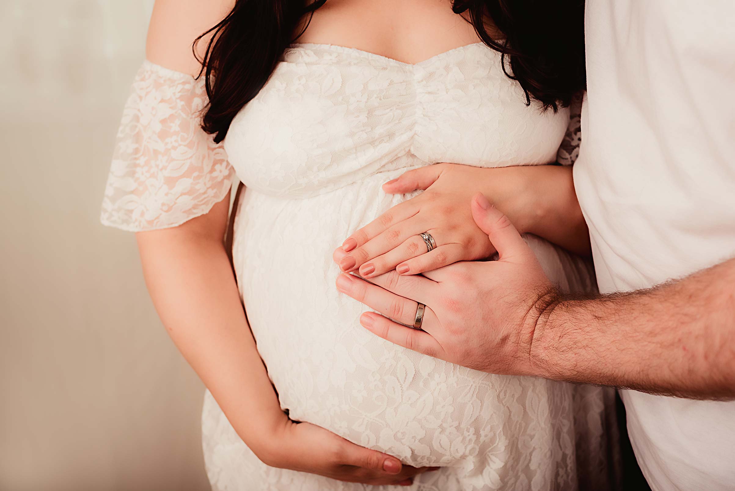 Maternity photo of a couple, studio shooting